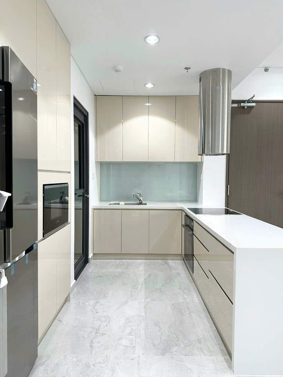 Urgent sale: Cardinal Court apartment, Phu My Hung District 7, 100m2 with 3 bedrooms